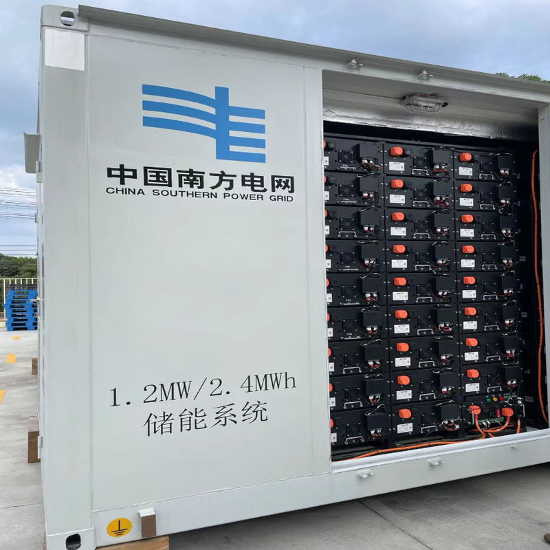 Sistema di stoccaggio di batterie al litio all'aperto 500KW 1mw Energia solare eolica inverter ibrido Centrale elettrica a microgrid per l'Industria