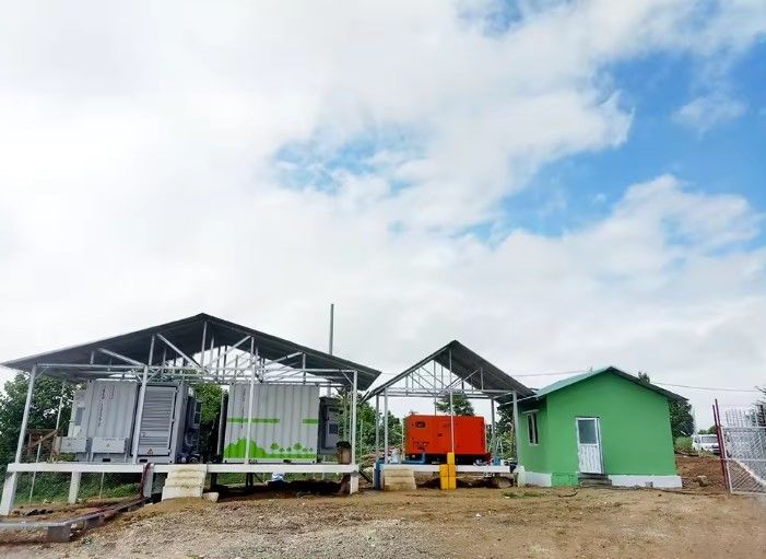 Sistema di pannelli solari commerciali o industriali 1MW 5MW 10MW Centrale solare in vendita