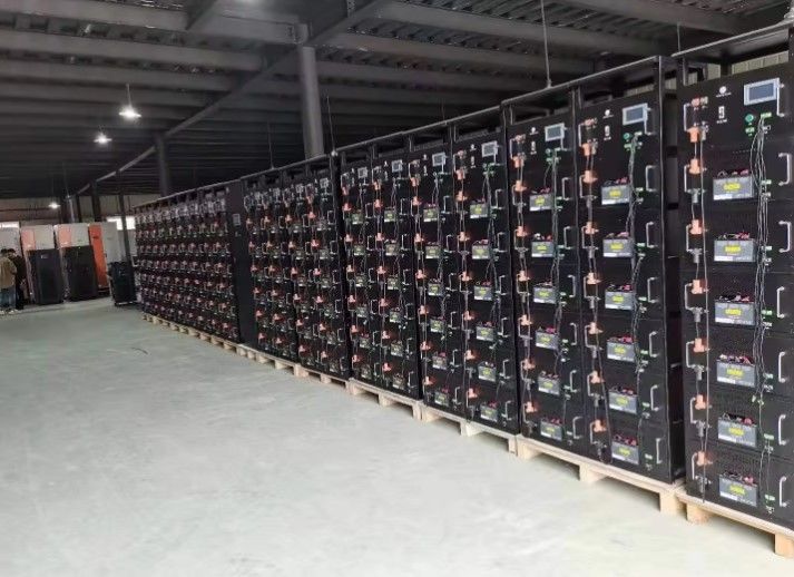 ESS 10 anni Tempo di vita Batteria all'aperto 1MWh 5MWh 10MWh 20ft 40ft Container Batteria solare Sistema di stoccaggio dell'energia
